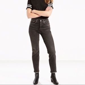 NWT Levi’s Black Wedgie Fit Mom Jeans Size 28